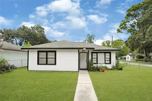 1033 W Snyder St, Alvin, TX 77511 - Photo 19
