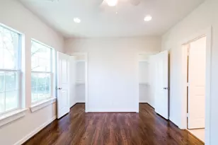 4535 Walker St, Houston, TX 77023 - Photo 11