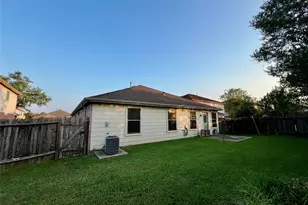 16750 Bending Creek Ln, Friendswood, TX 77546 - Photo 29