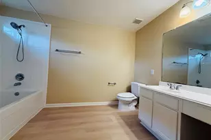 16750 Bending Creek Ln, Friendswood, TX 77546 - Photo 17