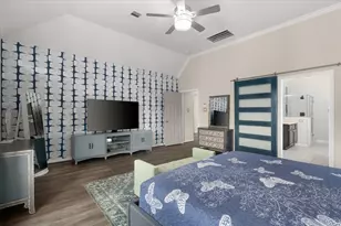 10215 Spring Shadows Park Cir, Houston, TX 77080 - Photo 23