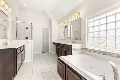 10215 Spring Shadows Park Circle, Houston, TX 77080 - Photo 25