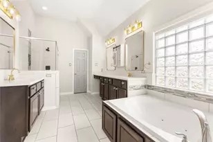 10215 Spring Shadows Park Cir, Houston, TX 77080 - Photo 25