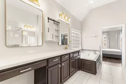 10215 Spring Shadows Park Circle, Houston, TX 77080 - Photo 27