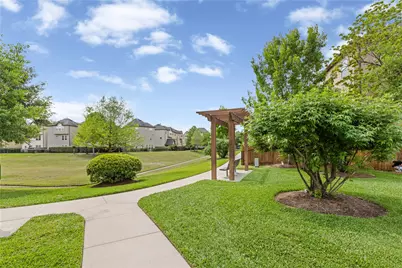 10215 Spring Shadows Park Circle, Houston, TX 77080 - Photo 41
