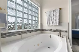 10215 Spring Shadows Park Cir, Houston, TX 77080 - Photo 27
