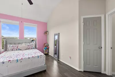 10215 Spring Shadows Park Circle, Houston, TX 77080 - Photo 31