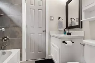 10215 Spring Shadows Park Cir, Houston, TX 77080 - Photo 9