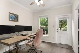 10215 Spring Shadows Park Cir, Houston, TX 77080 - Photo 5