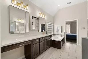 10215 Spring Shadows Park Cir, Houston, TX 77080 - Photo 25