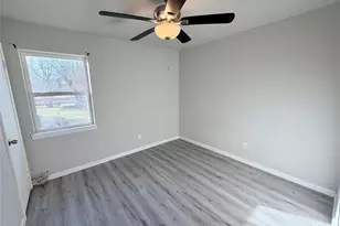 214 S Texas St, Texas City, TX 77591 - Photo 17