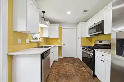 522 Barkley Street, Houston, TX 77022 - Photo 3