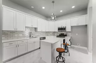 8155 Crestview Dr, Houston, TX 77028 - Photo 7