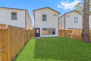 8155 Crestview Dr, Houston, TX 77028 - Photo 25