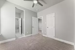 8155 Crestview Dr, Houston, TX 77028 - Photo 19