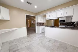 17406 Ridge Top Dr, Houston, TX 77090 - Photo 9