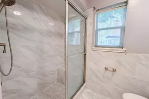 17406 Ridge Top Dr, Houston, TX 77090 - Photo 21