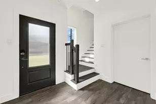 449 W 25th St, Houston, TX 77008 - Photo 3