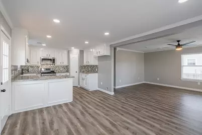 725 10th Street, Dickinson, TX 77539 - Photo 15