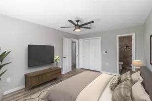 725 10th St, Dickinson, TX 77539 - Photo 5