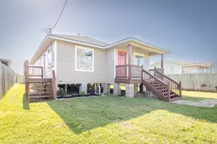 725 10th St, Dickinson, TX 77539 - Photo 25