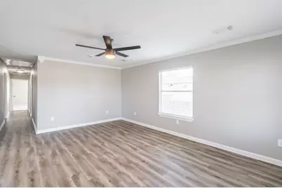 725 10th Street, Dickinson, TX 77539 - Photo 9