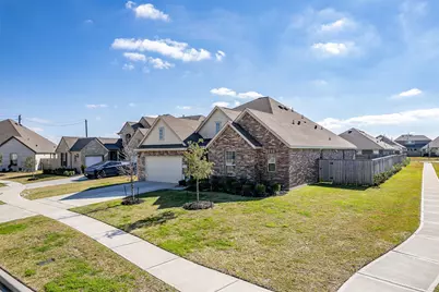 9607 Sterling Arbor Drive, Baytown, TX 77521 - Photo 3