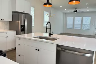 1404 E 31st St, Houston, TX 77022 - Photo 9