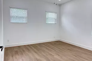 1404 E 31st St, Houston, TX 77022 - Photo 11