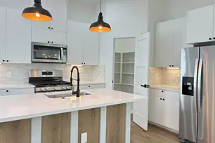1404 E 31st St, Houston, TX 77022 - Photo 11