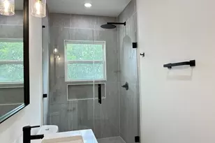 1404 E 31st St, Houston, TX 77022 - Photo 15