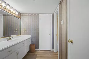 7575 Katy Fwy, Houston, TX 77024 - Photo 15