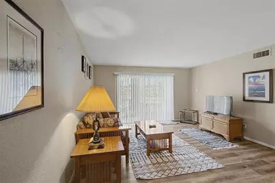 7575 Katy Freeway #93, Houston, TX 77024 - Photo 5
