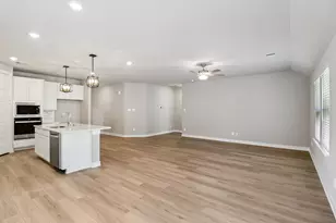 208 Raine Mnr Ct, Montgomery, TX 77316 - Photo 7