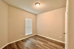 13327 Myrtle Meadows Ln, Houston, TX 77048 - Photo 15