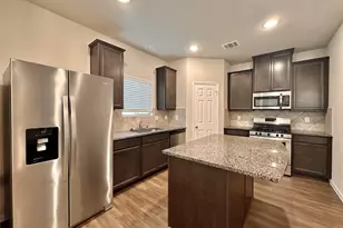 13327 Myrtle Meadows Ln, Houston, TX 77048 - Photo 7