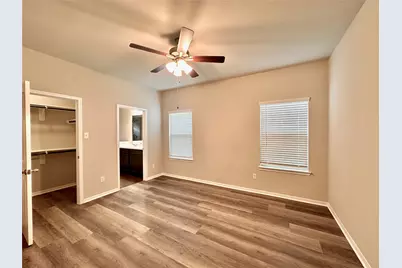 13327 Myrtle Meadows Lane, Houston, TX 77048 - Photo 11