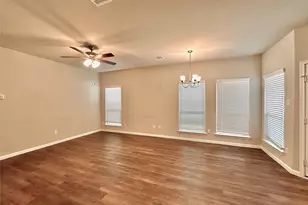 13327 Myrtle Meadows Ln, Houston, TX 77048 - Photo 5