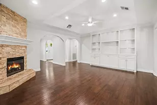 2817 Frostwood Cir, Dickinson, TX 77539 - Photo 5