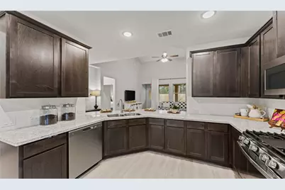 18542 Karlynn Street, New Caney, TX 77357 - Photo 9