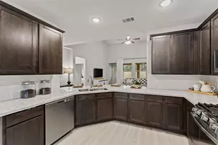 18542 Karlynn St, New Caney, TX 77357 - Photo 9