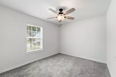 9211 Waldrick Trace Drive, Rosharon, TX 77583 - Photo 9