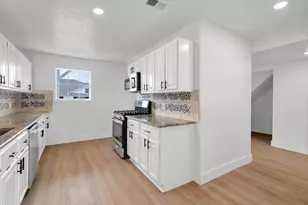 1231 Oregon St, La Porte, TX 77571 - Photo 9