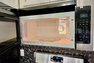 3210 Blue Bonnet Dr, Texas City, TX 77591 - Photo 23