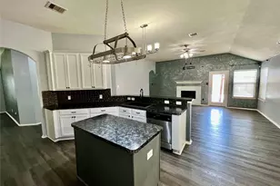 3210 Blue Bonnet Dr, Texas City, TX 77591 - Photo 15