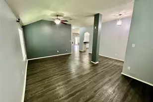 3210 Blue Bonnet Dr, Texas City, TX 77591 - Photo 9