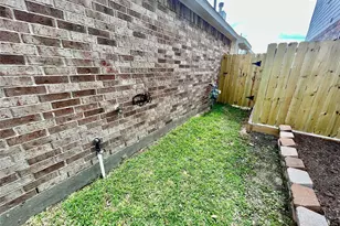 3210 Blue Bonnet Dr, Texas City, TX 77591 - Photo 7