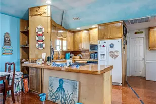 1495 Mabry St, Gilchrist, TX 77617 - Photo 21