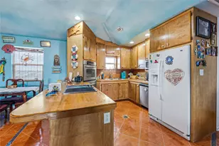 1495 Mabry St, Gilchrist, TX 77617 - Photo 23