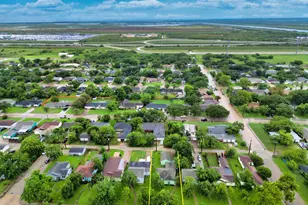 1619 W 8th St, Freeport, TX 77541 - Photo 35